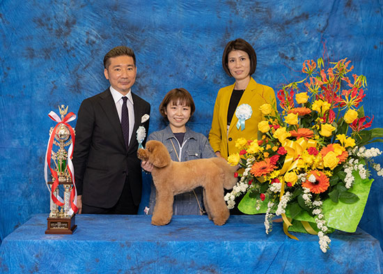 受賞　元横浜本店店長　柴田優菜